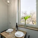 Krzyki - Two Bedrooms, Workspaces - By Rentujemy Βρότσλαβ