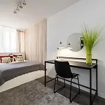 Διαμέρισμα Krzyki - Two Bedrooms, Workspaces - By Rentujemy