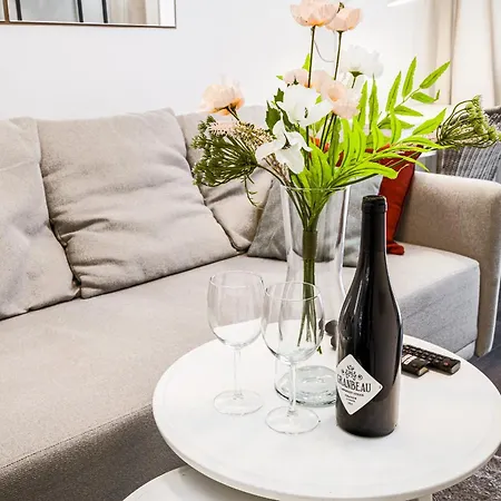 Apartment Krzyki - Two Bedrooms, Workspaces - By Rentujemy