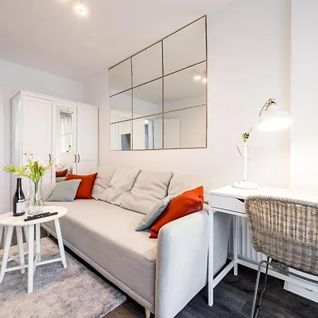 Apartment Krzyki - Two Bedrooms, Workspaces - By Rentujemy