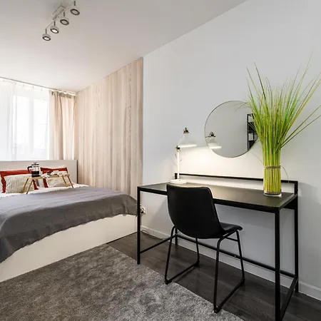 Apartment Krzyki - Two Bedrooms, Workspaces - By Rentujemy